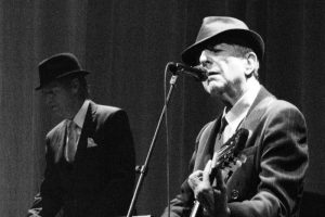 Leonard Cohen è morto, addio al cantautore-poeta canadese