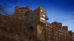 New York: i segreti nascosti nella tenebrosa Pumpkin House