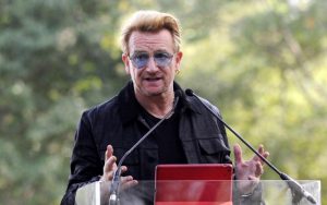 Bono Vox tra le donne dell’anno 2016 di Glamour