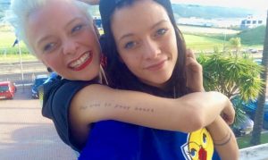 Nina Moric tuona contro le Donatella: “fuori da quella casa, è di mio figlio Carlos”