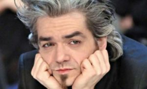 Morgan si confessa da Costanzo: “Il giorno in cui mio padre si suicidò”