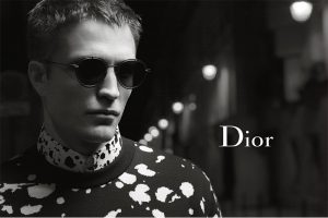 Robert Pattinson torna sotto i riflettori per Dior