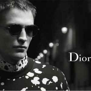 Robert Pattinson torna sotto i riflettori per Dior