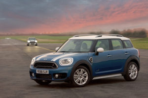 Mini Countryman 2017 dimensioni, uscita, foto e prezzo: tutto sul crossover britannico