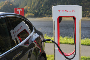Tesla Model 3 prezzo, interni e autonomia: le ultime news sull’uscita in Europa
