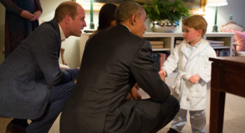 Principe George in vestaglia incontra Obama