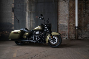 Harley Davidson Road King Special 2017: prezzo, caratteristiche e news della nuove regina delle due ruote