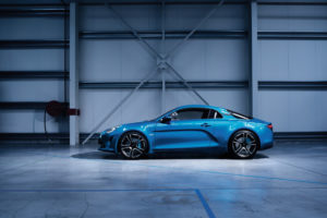 Alpine A110: le prime immagini in attesa del Salone di Ginevra 2017