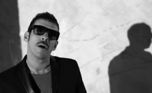 Francesco Gabbani fidanzata: “Mi ha visto spaccare per rabbia una chitarra, ed è rimasta”