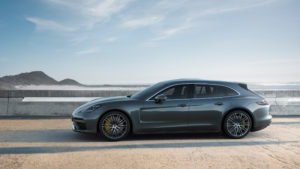 Porsche Panamera Sport Turismo 2017: al Salone di Ginevra 2017 la nuova station wagon di lusso