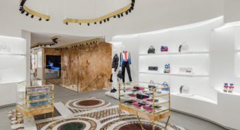 Versace apre a Lisbona: nuova boutique “tra passato e futuro” [Foto]