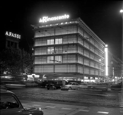 Agenzia Fotogiornalistica Publifoto Roma, Roma, inaugurazione del magazzino la Rinascente in piazza Fiume, 16 settembre 1961, negativo mm 60x60 (C175278S)