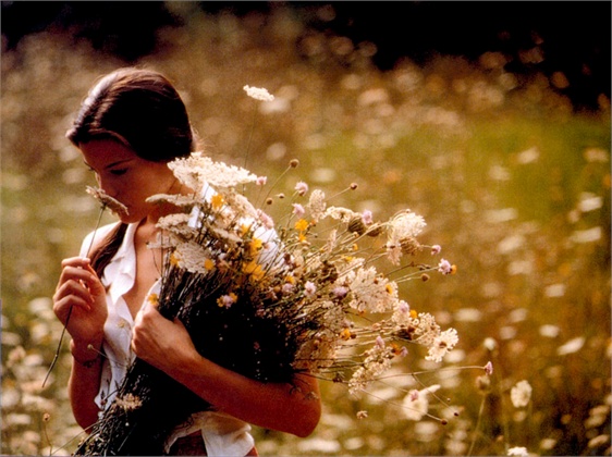 STEALING BEAUTY, Liv Tyler, 1996, TM & Copyright © 20th Century Fox Film Corp./courtesy Everett Collection