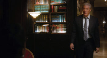 Giorgio Armani veste Richard Gere nel nuovo film “The Dinner”, ecco le sue migliori creazioni al cinema (foto)
