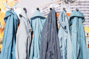 Tendenze Primavera-Estate 2017: camicia protagonista delle vetrine più cool del mondo