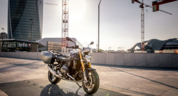 BMW R 1200 R Black Edition: edizione speciale in esclusiva per l’Italia