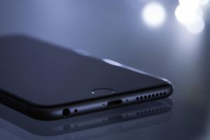 iPhone 8 uscita, prezzo e rumors: smartphone innovativo e in arrivo in autunno