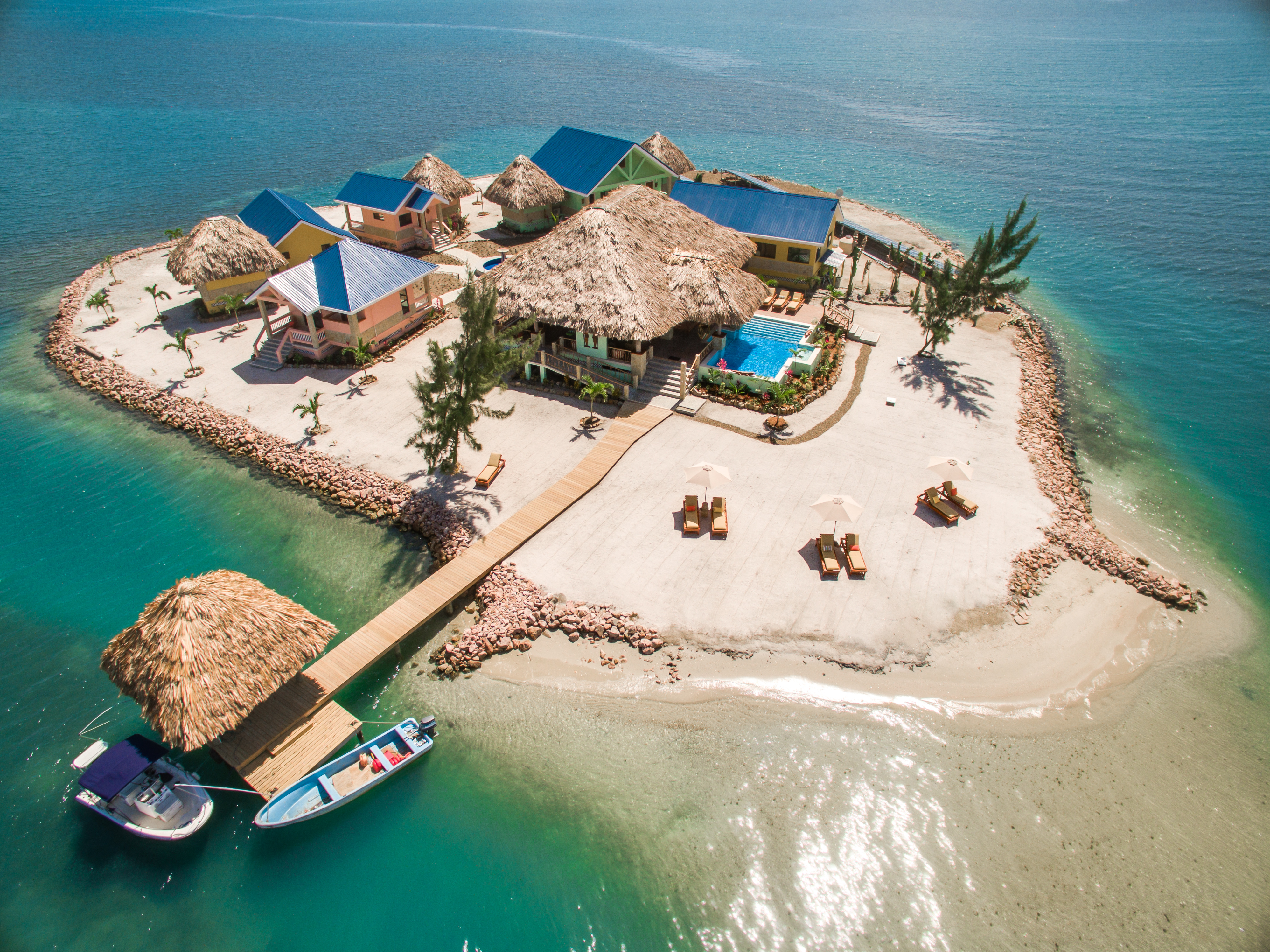 07-exclusive-private-island-custom_belize_hometogo