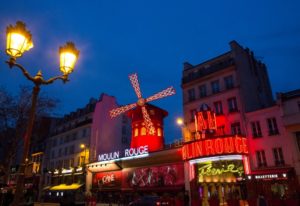 Luxgallery ospite per una notte del leggendario Moulin Rouge