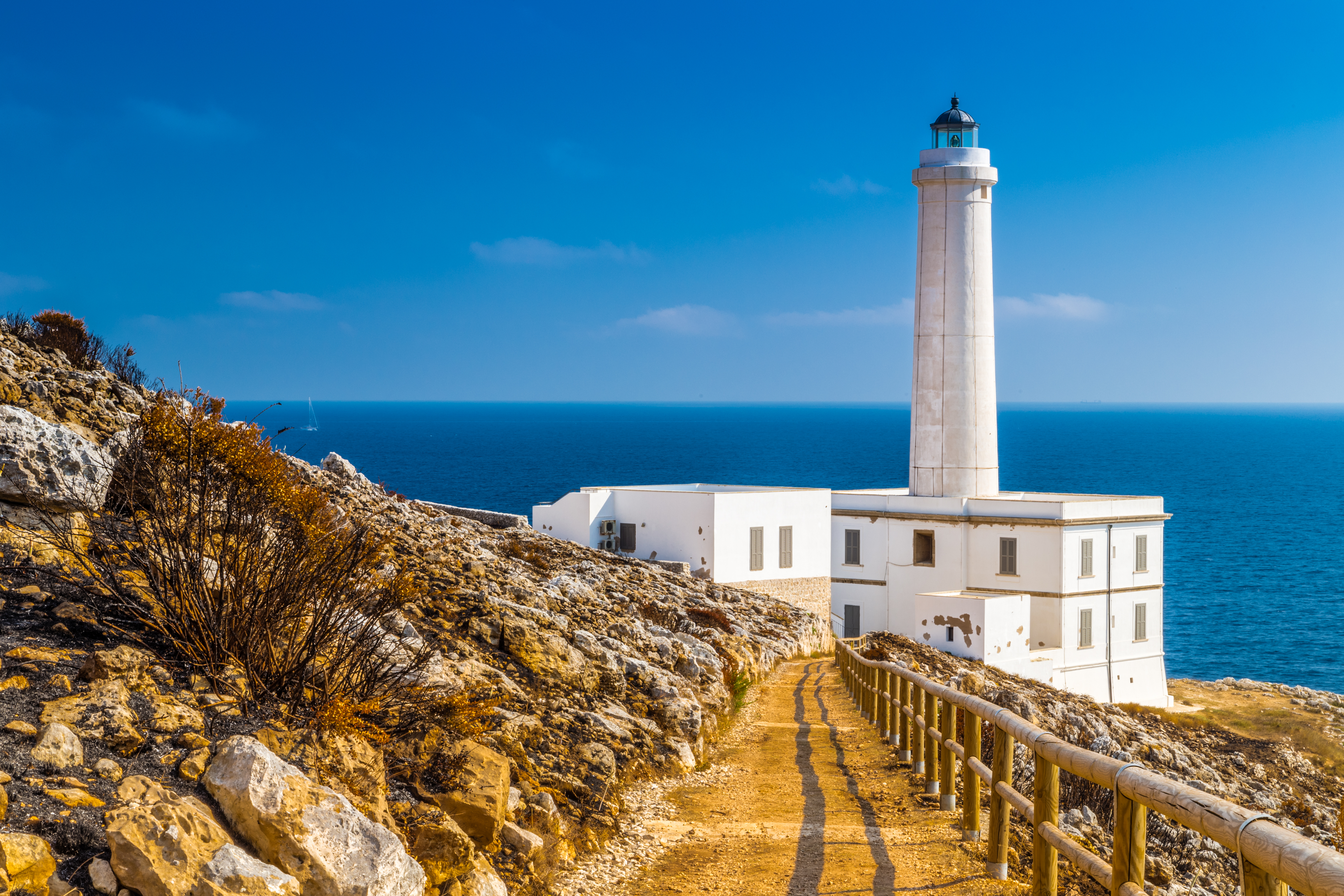 faro-di-capo-dotranto-o-punta-palascia