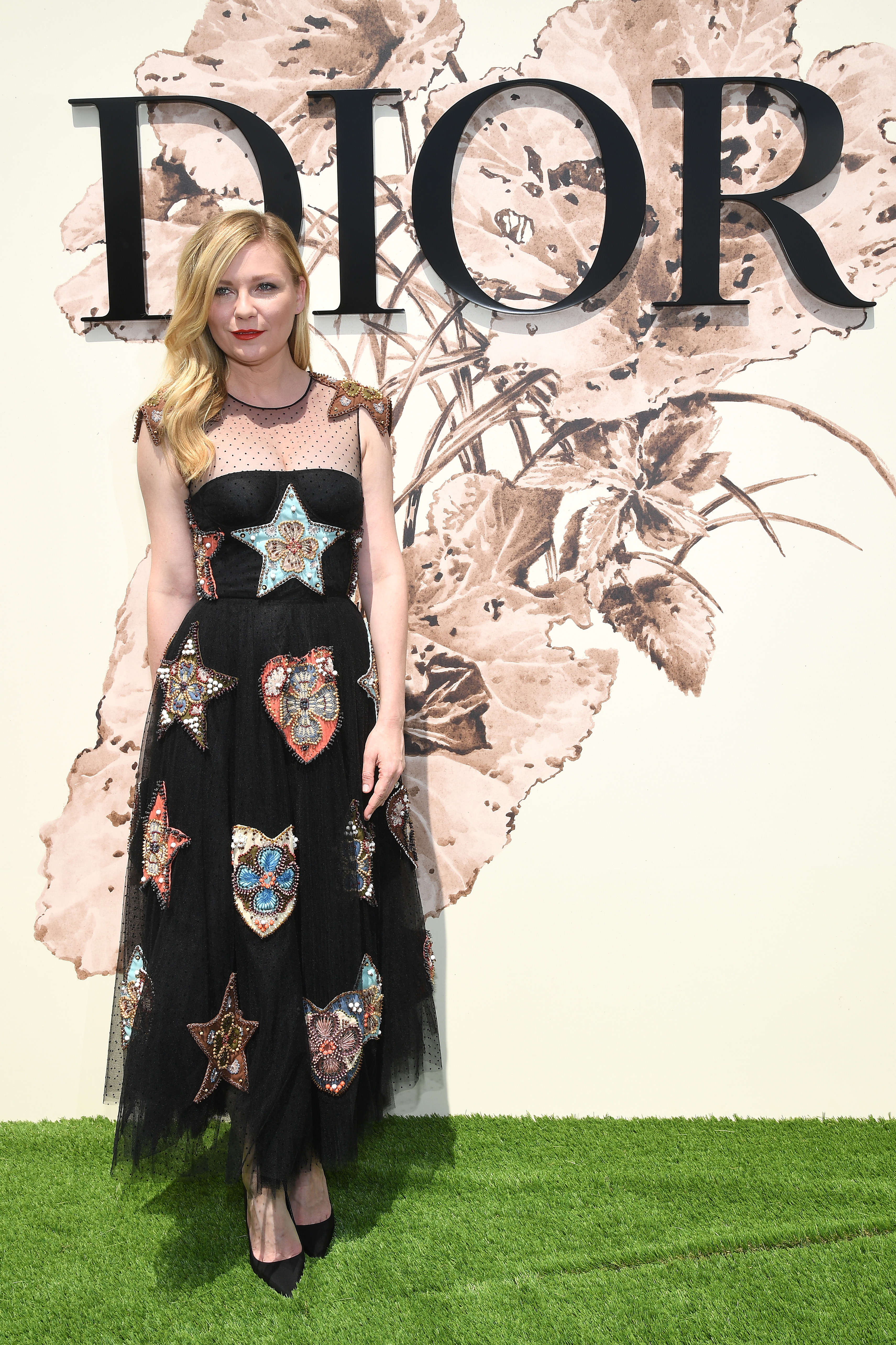PARIS, FRANCE - JULY 03:  Kirsten Dunst attends the Christian Dior Haute Couture Fall/Winter 2017-2018 show as part of Haute Couture Paris Fashion Week on July 3, 2017 in Paris, France.  (Photo by Pascal Le Segretain/Getty Images for Christian Dior) *** Local Caption *** Kirsten Dunst