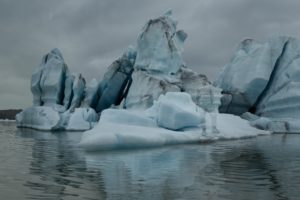 Moncler per la campagna A/I 17/18 sceglie l’Islanda e due artisti planetari: Liu Bolin e Annie Leibovitz