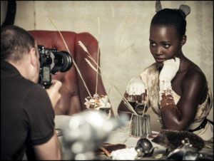 Calendario Pirelli 2018, Alice nel Paese delle Meraviglie versione black: Puff Daddy, Lupita Nyong’o, Whoopy Goldberg (backstage)