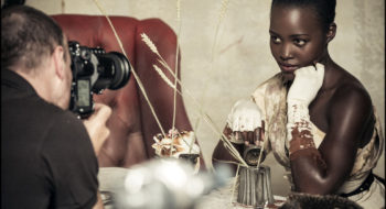 Calendario Pirelli 2018, Alice nel Paese delle Meraviglie versione black: Puff Daddy, Lupita Nyong’o, Whoopy Goldberg (backstage)