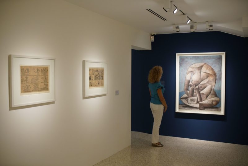 "Picasso. Sulla spiaggia", allestimento della mostra - © Matteo de Fina