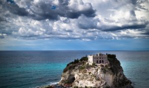 Mete preferite agosto 2017: gli italiani scelgono la Sicilia e Calabria ma gli stranieri cercano il lusso