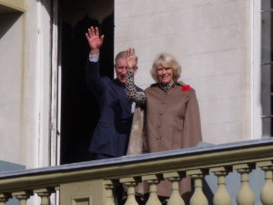 Carlo d’Inghilterra rompe la tradizione: niente Buckingham Palace quando diventerà re