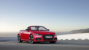 Audi TT RS Roadster: prezzo, scheda tecnica e info della sportiva tedesca