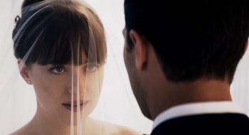 Cinquanta Sfumature di Rosso, trailer e trama: un incantevole abito da sposa nel nuovo teaser [VIDEO]