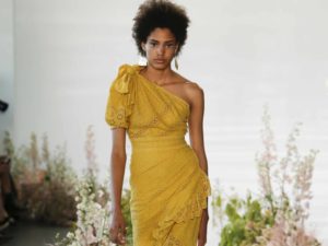 Ulla Johnson collezione Primavera/Estate 2018: l’abbigliamento come armatura poetica (FOTO)