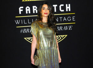 Amal Alamuddin in Clooney veste Versace Vintage: è lei Mamma 2017?