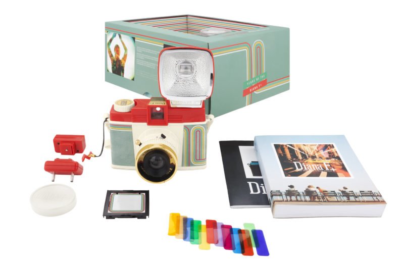 dianaf_10-years-edition_packaging-contents