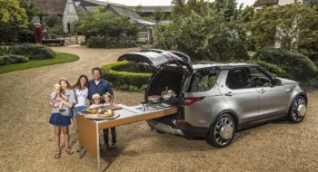 Land Rover Discovery: il SUV diventa una cucina di lusso per lo chef Jamie Oliver (FOTO)