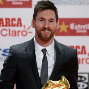 Lionel Messi in Armani al Golden Boot Gala 2017 di Barcellona