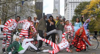 Calendario Pirelli 2018, a New York la presentazione ufficiale: Tim Walker si ispira a “Le avventure di Alice nel Paese delle meraviglie”