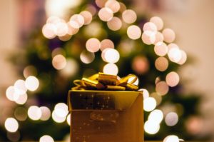 Natale 2017, outfit per le feste: idee per il look della festa più magica dell’anno
