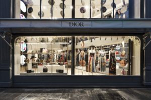 Dior, nuovo pop-up store a Parigi: la collezione Cruise 2018 sarà il focus della boutique