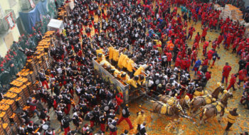 Carnevale Ivrea 2018: dalla vezzosa mugnaia alla battaglia delle arance, torna la spettacolare manifestazione