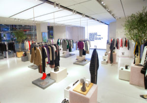 Zara: a Londra il primo pop-up store dedicato agli ordini online