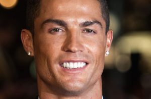 Cristiano Ronaldo rifatto: cifra da capogiro per migliorare il viso, com’era e com’è foto a confronto
