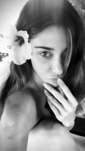 Belén Rodriguez sempre più nuda: il nuovo servizio fotografico ad alto tasso erotico