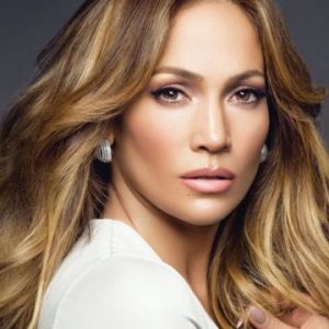 Vacanze vip, Jennifer Lopez in costume: bella da togliere il fiato a 49 anni (FOTO)