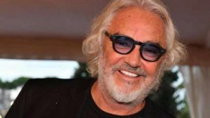 Flavio Briatore pizzicato con una bella bionda: è la nuova fiamma?