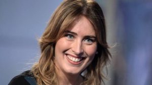 Maria Elena Boschi vacanze alle Eolie, con lei un uomo speciale (FOTO)