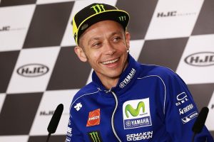 Valentino Rossi presenta la donna che gli ha fatto perdere la testa: la foto insieme è già virale