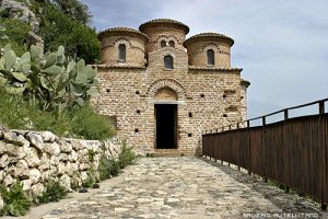 Idee viaggio, vacanze in Calabria: Stilo e il suo gioiello bizantino, la Cattolica